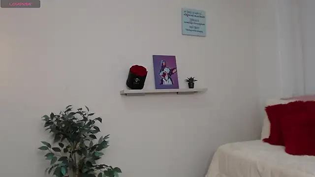 sofia perez    online show from 10/02/25, 08:01