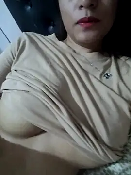 Snapshot of luz_94 chatting on 05/16/26, 05:50 luz 94 online show from 05/16/26, 05:50