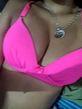 Snapshot of luz_94 chatting on 03/21/25, 11:44 luz 94 online show from 03/21/25, 11:44