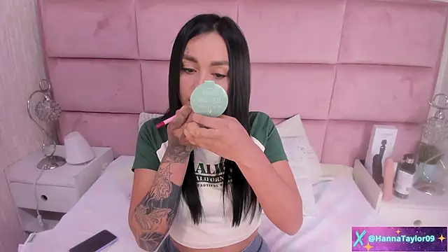 Snapshot of HannaTaylor chatting on 10/16/25, 03:48 HannaTaylor online show from 10/16/25, 03:48