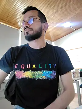 Snapshot of Andres_ramsey chatting on 10/07/25, 02:29 Andres ramsey online show from 10/07/25, 02:29