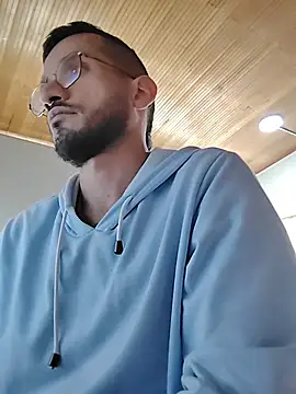 Snapshot of Andres_ramsey chatting on 11/10/25, 04:23 Andres ramsey online show from 11/10/25, 04:23