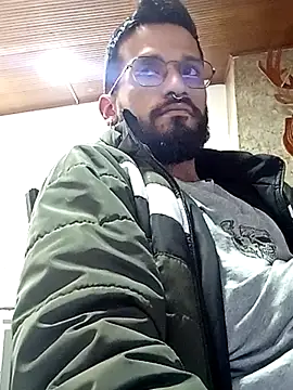 Snapshot of Andres_ramsey chatting on 03/19/25, 08:00 Andres ramsey online show from 03/19/25, 08:00