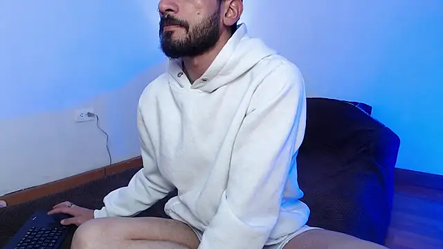 Snapshot of Andres_ramsey chatting on 12/14/25, 12:06 Andres ramsey online show from 12/14/25, 12:06