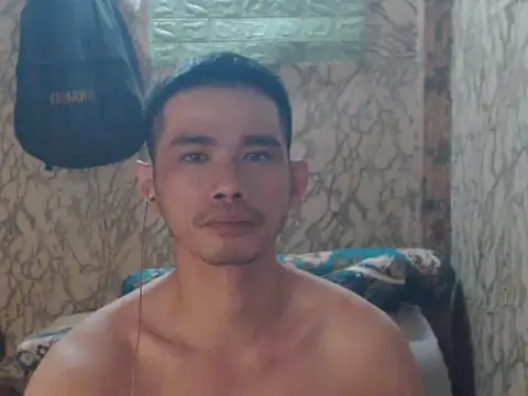 Snapshot of x0x-Philip-x0x chatting on 09/19/25, 11:25 x0x-Philip-x0x online show from 09/19/25, 11:25