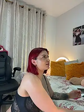 Snapshot of zafiro_mo0n chatting on 02/16/26, 10:51 zafiro mo0n online show from 02/16/26, 10:51