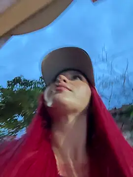 zafiro mo0n online show from 10/24/25, 10:53