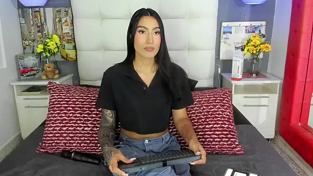 Snapshot of Taly_Fox chatting on 11/28/25, 09:48 Taly Fox online show from 11/28/25, 09:48