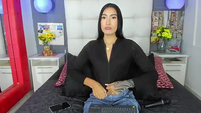 Snapshot of Taly_Fox chatting on 11/25/25, 02:28 Taly Fox online show from 11/25/25, 02:28