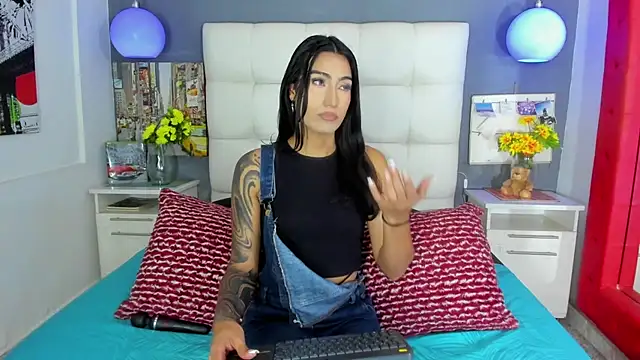 Snapshot of Taly_Fox chatting on 11/19/25, 03:34 Taly Fox online show from 11/19/25, 03:34