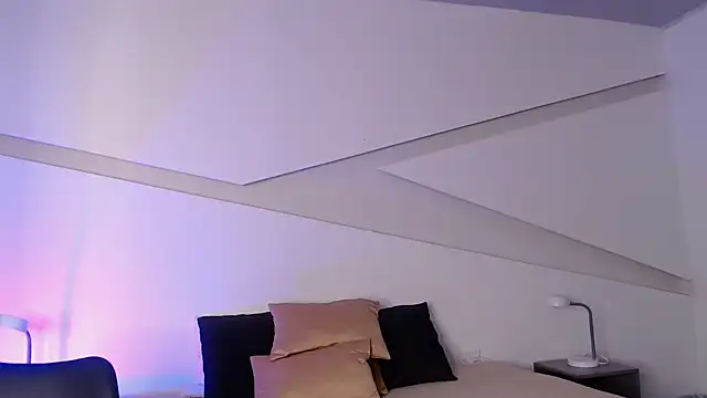 hot little bunny online show from 03/11/25, 09:37