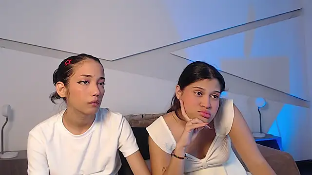 Snapshot of hot_little_bunny chatting on 01/12/26, 08:58 hot little bunny online show from 01/12/26, 08:58