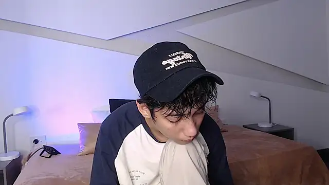 hot little bunny online show from 03/07/25, 09:27