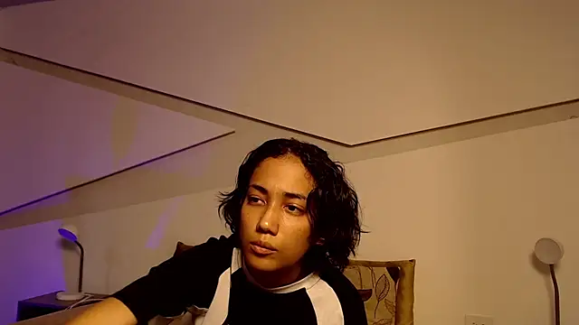 hot little bunny online show from 09/08/25, 09:36