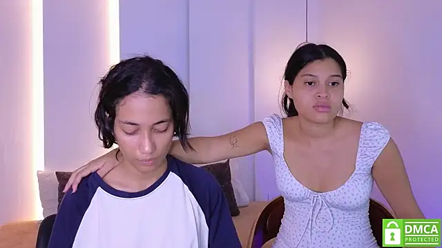 hot little bunny online show from 10/31/25, 09:00