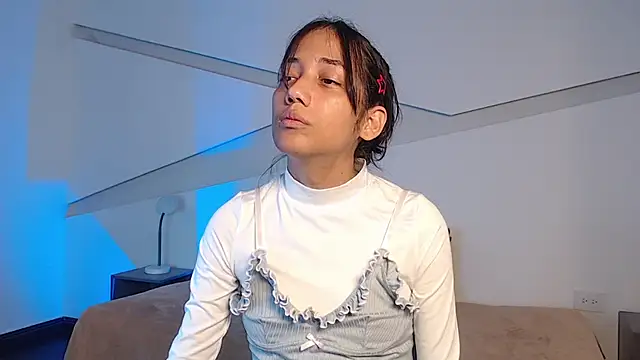 Snapshot of hot_little_bunny chatting on 01/06/26, 09:08 hot little bunny online show from 01/06/26, 09:08