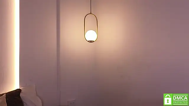 hot little bunny online show from 09/21/25, 08:58