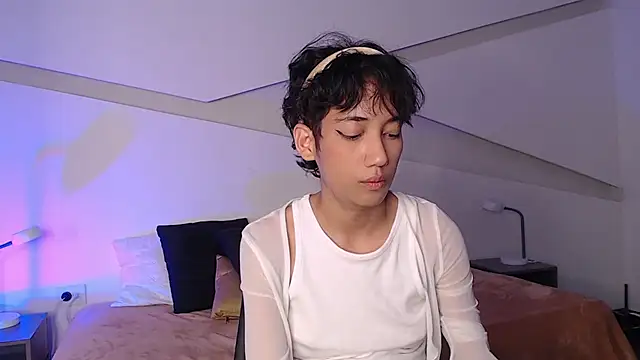 hot little bunny online show from 02/26/25, 11:30