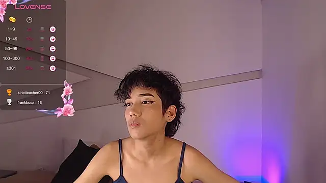 hot little bunny online show from 03/10/25, 12:39