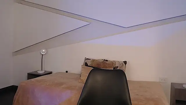 Snapshot of hot_little_bunny chatting on 01/08/26, 10:05 hot little bunny online show from 01/08/26, 10:05