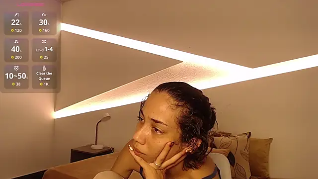 hot little bunny online show from 09/28/25, 09:11