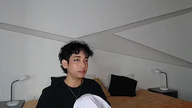 hot little bunny online show from 02/22/25, 12:49