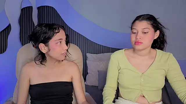 hot little bunny online show from 03/31/26, 09:50