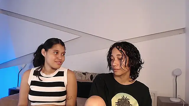 hot little bunny online show from 11/12/25, 09:18