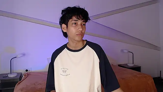 hot little bunny online show from 02/23/25, 08:55