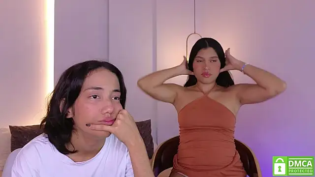 hot little bunny online show from 10/30/25, 09:44