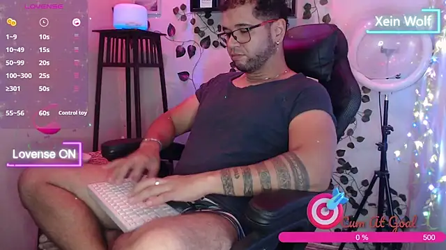 Snapshot of Xein_WoIf chatting on 09/25/25, 02:17 Xein WoIf online show from 09/25/25, 02:17