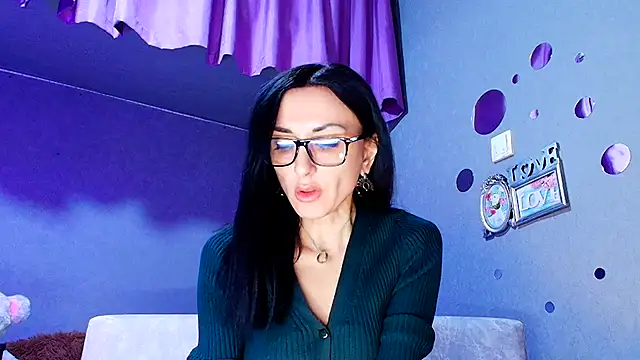 Snapshot of Siaconna chatting on 02/04/26, 07:47 Siaconna online show from 02/04/26, 07:47