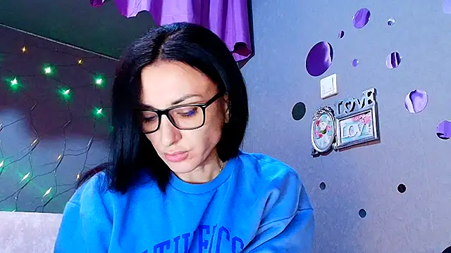 Snapshot of Siaconna chatting on 01/13/26, 05:44 Siaconna online show from 01/13/26, 05:44