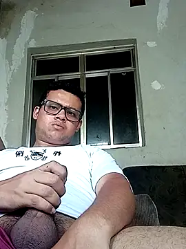 Snapshot of Novin18RJ chatting on 02/20/25, 02:13 Novin18RJ online show from 02/20/25, 02:13