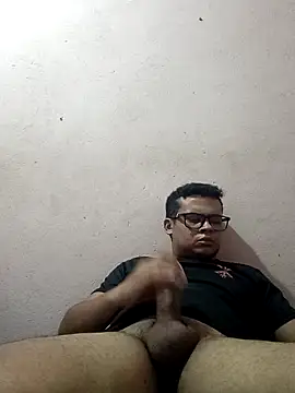 Snapshot of Novin18RJ chatting on 02/16/25, 06:10 Novin18RJ online show from 02/16/25, 06:10