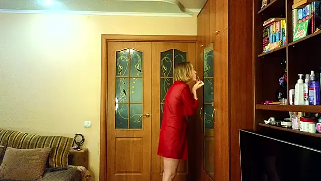 YourQueenX online show from 03/06/26, 08:42