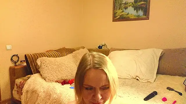 YourQueenX online show from 03/30/26, 04:58