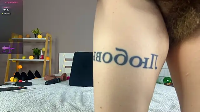 Snapshot of tanya_goddesss chatting on 10/13/25, 12:29 tanya goddesss online show from 10/13/25, 12:29