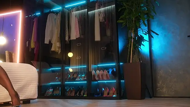 Rikka Moore online show from 11/24/25, 11:21