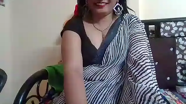 Snapshot of NautyBabe chatting on 10/08/25, 05:13 NautyBabe online show from 10/08/25, 05:13