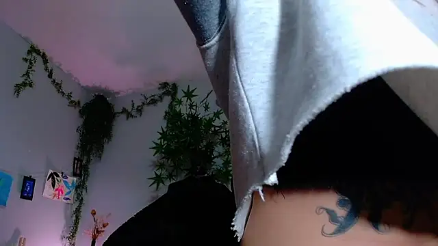 VickyJackson  online show from 10/21/25, 07:35