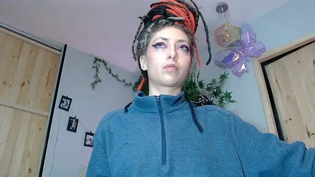 VickyJackson  online show from 12/02/25, 12:11