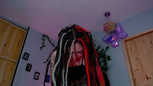 VickyJackson  online show from 11/21/25, 08:19