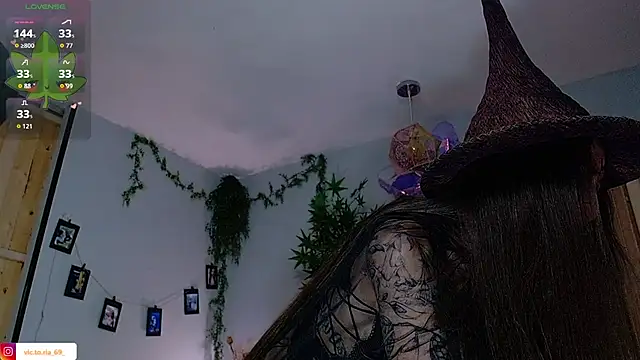 VickyJackson  online show from 10/31/25, 05:31