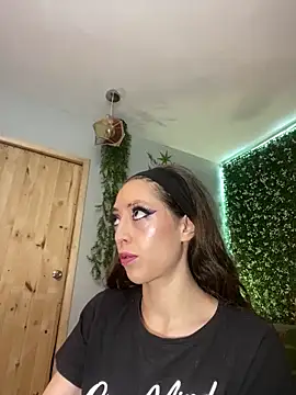 Snapshot of VickyJackson_ chatting on 03/03/26, 04:14 VickyJackson online show from 03/03/26, 04:14