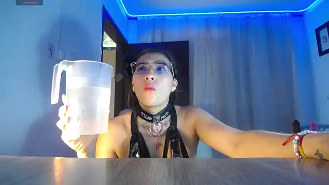 DaMikaela  online show from 11/06/25, 06:45