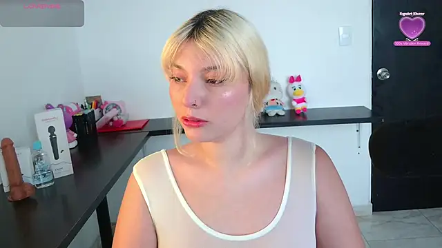 Snapshot of Ania_jones chatting on 06/14/26, 09:38 Ania jones online show from 06/14/26, 09:38