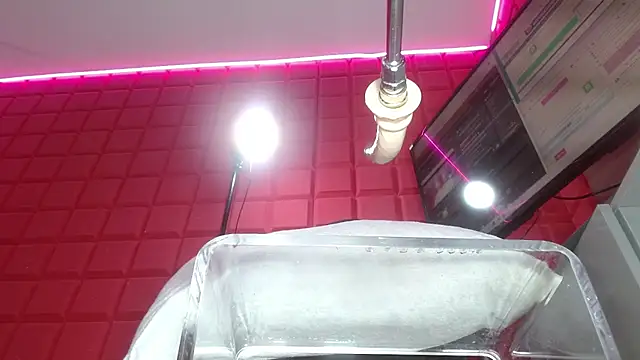 Snapshot of sammyEvans__ chatting on 02/04/26, 11:00 sammyEvans online show from 02/04/26, 11:00