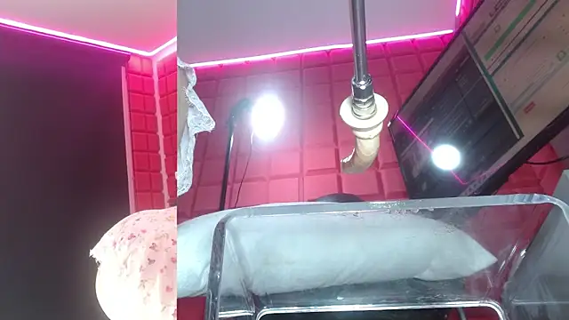 Snapshot of sammyEvans__ chatting on 02/06/26, 10:55 sammyEvans online show from 02/06/26, 10:55