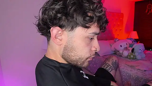 Snapshot of AbbyAndChris2 chatting on 04/14/26, 06:40 AbbyAndChris2 online show from 04/14/26, 06:40